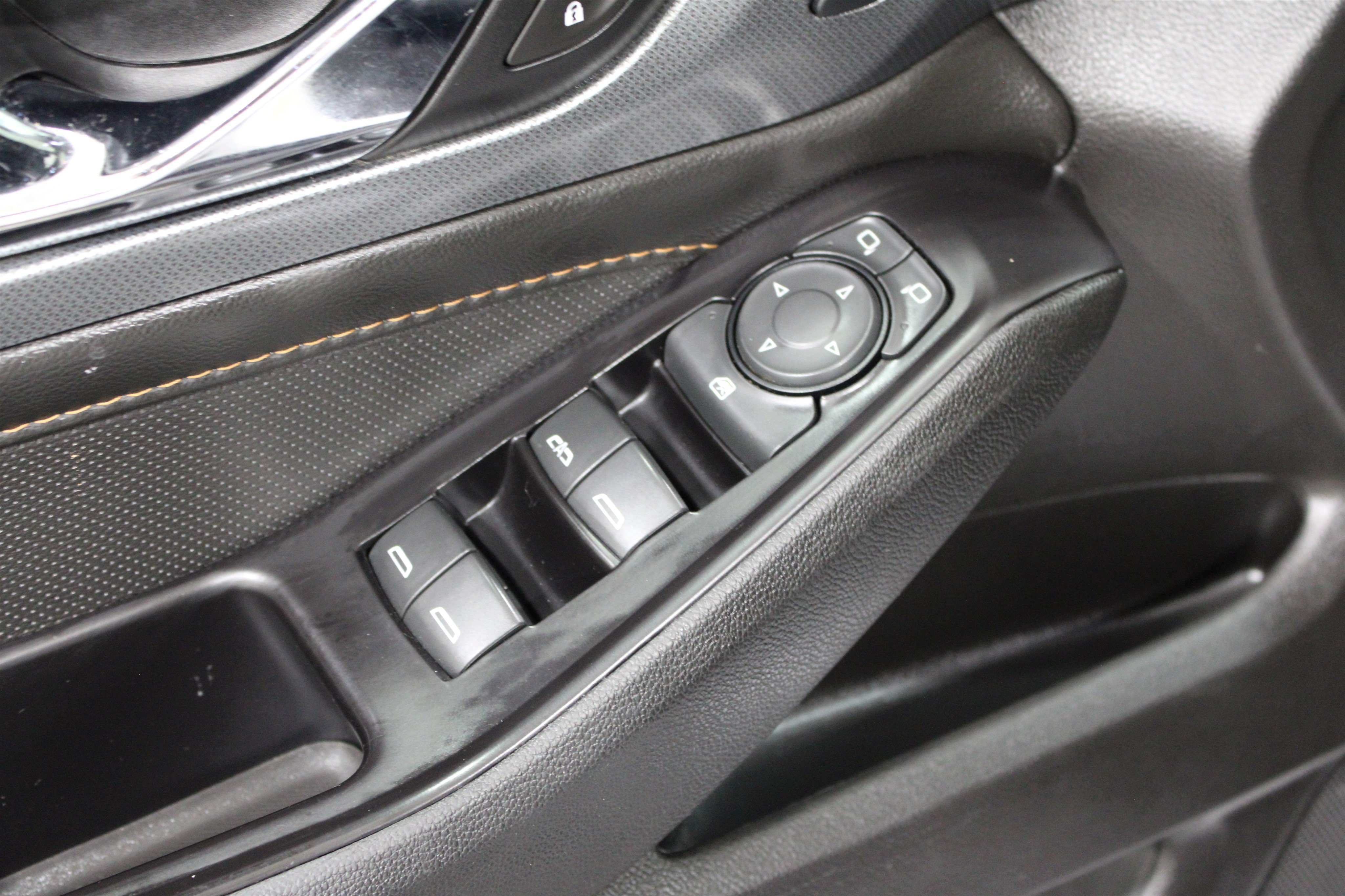 Used 2020 Chevrolet Traverse Premier w/ Redline Edition FWD image 7