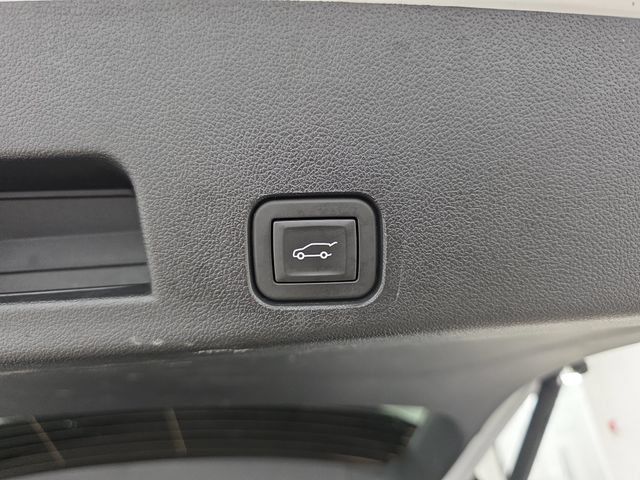 Used 2025 Chevrolet Traverse LT AWD/4WD image 35