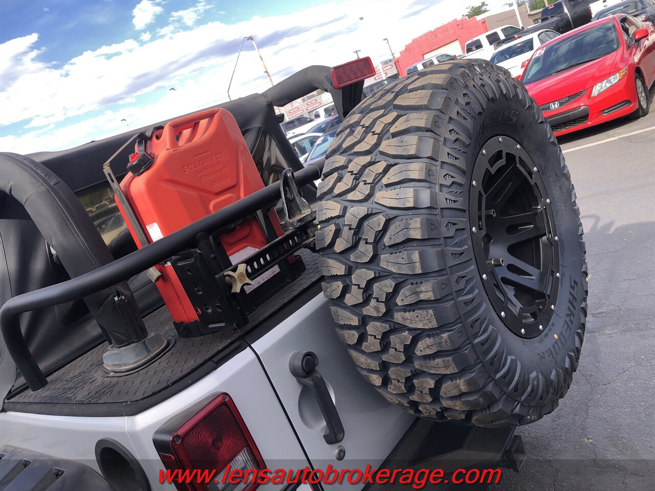 Used 2012 Jeep Wrangler Rubicon w/ Connectivity Group AWD/4WD image 22