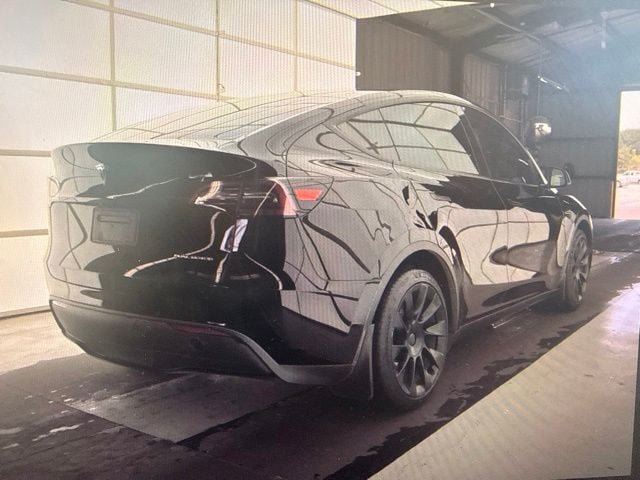 Used 2023 Tesla Model Y Long Range AWD/4WD image 3