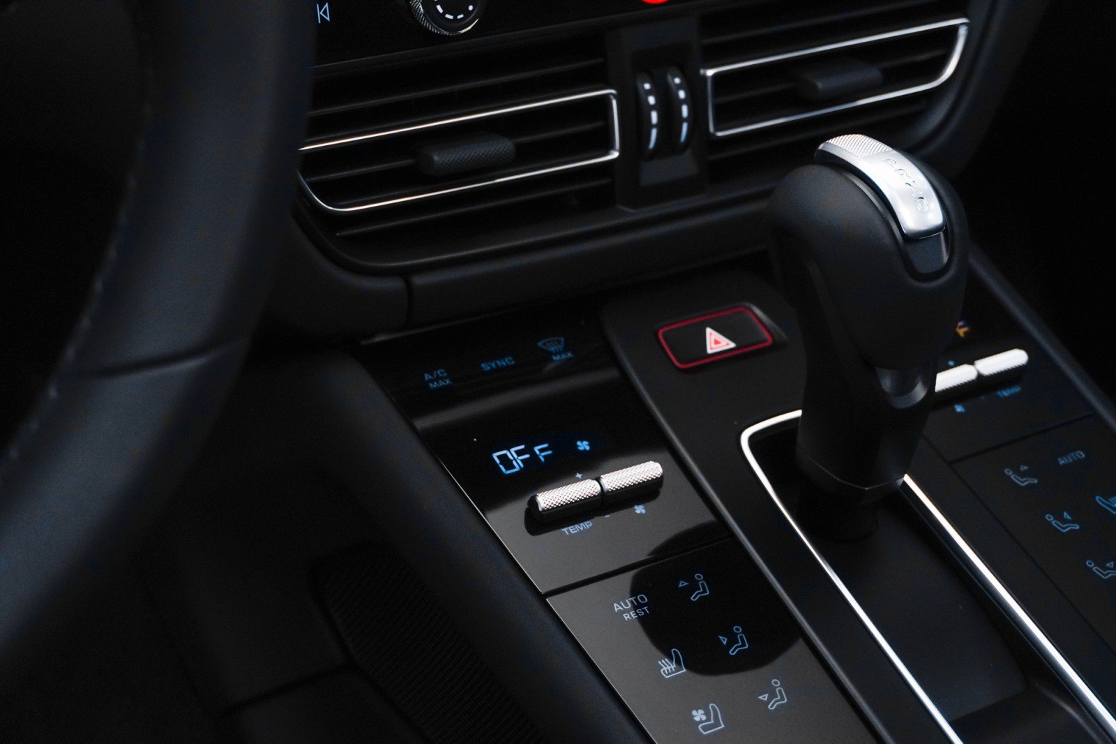 Certified 2023 Porsche Macan Turbo AWD/4WD image 23