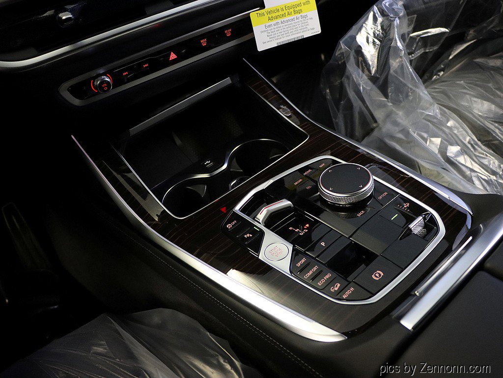 Used 2026 BMW X7 xDrive40i w/ M Sport Package image 26