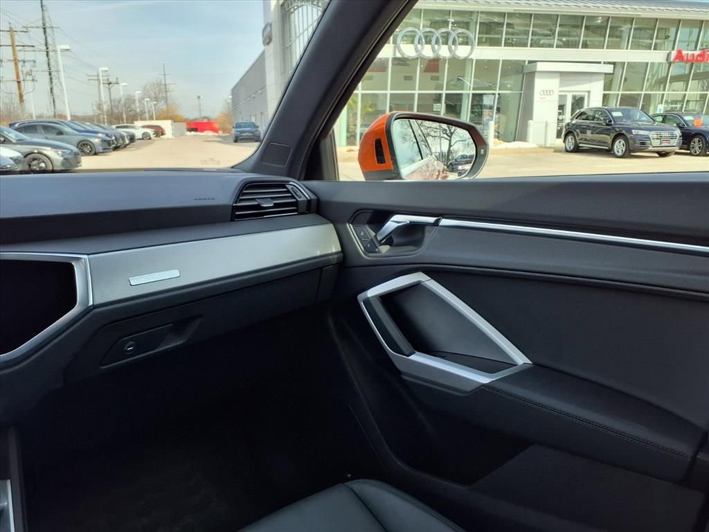 Used 2023 Audi Q3 2.0T Premium Plus image 22