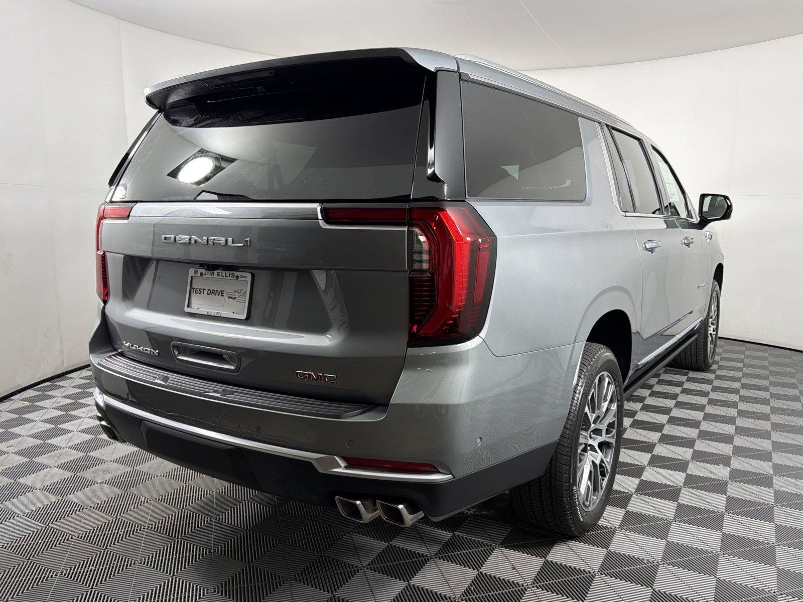 New 2026 GMC Yukon XL Denali w/ Sun & Power Step Package AWD/4WD image 6