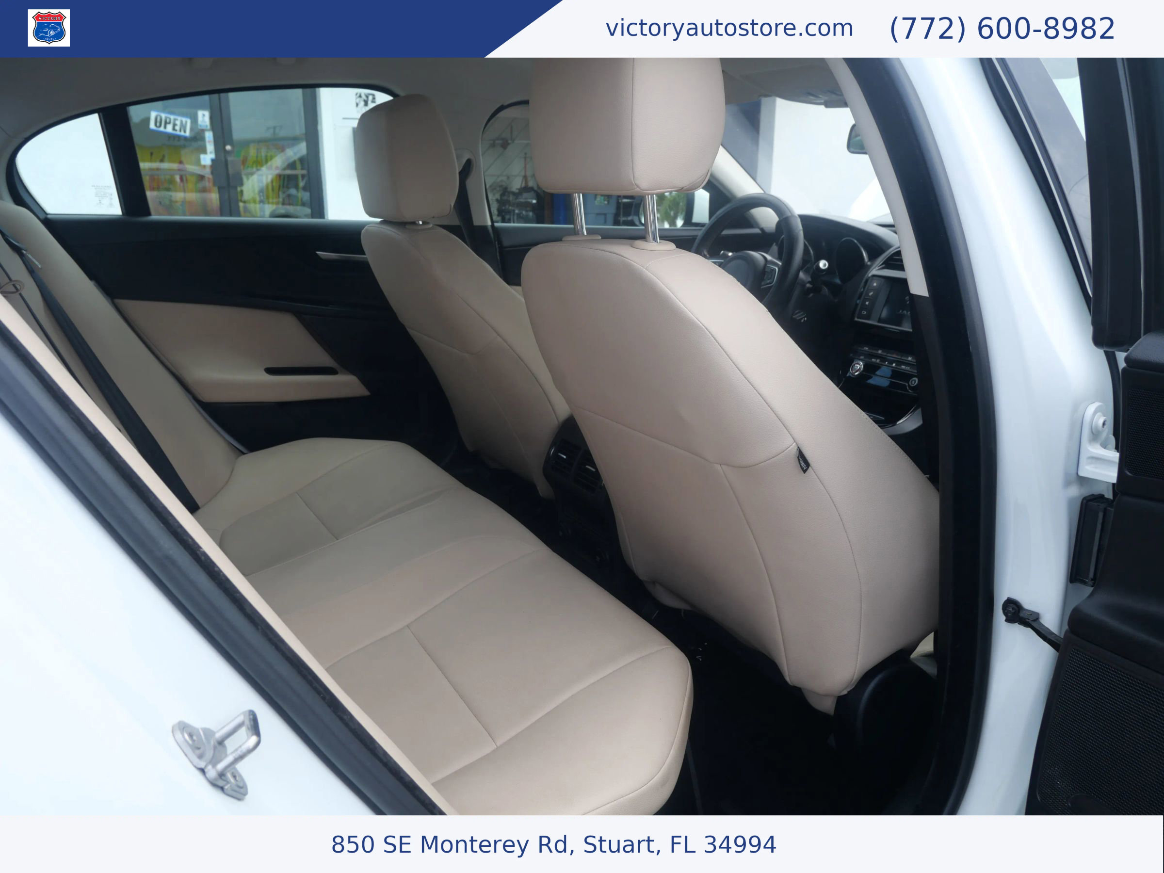 Used 2018 Jaguar XE image 28