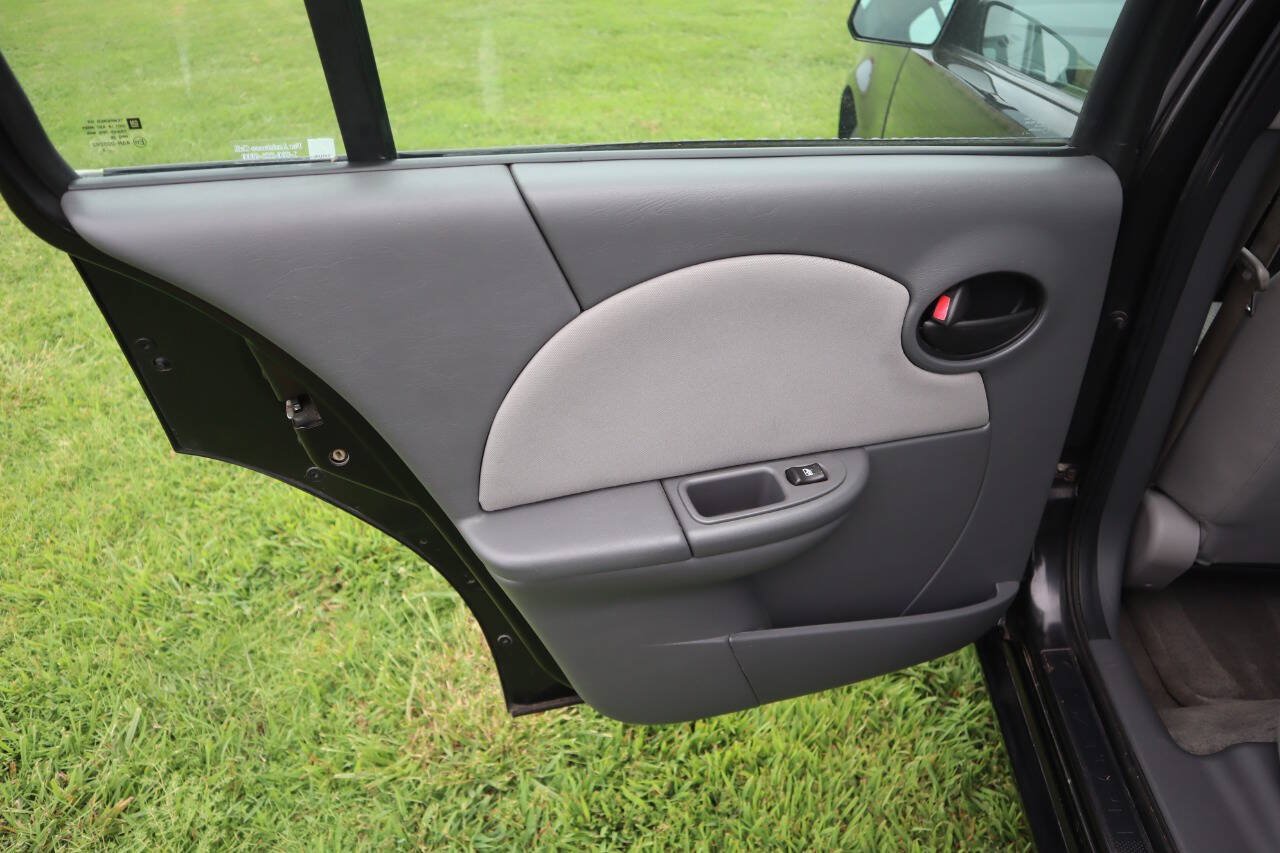 Used 2005 Saturn ION Level 2 w/ Power Pkg FWD image 17