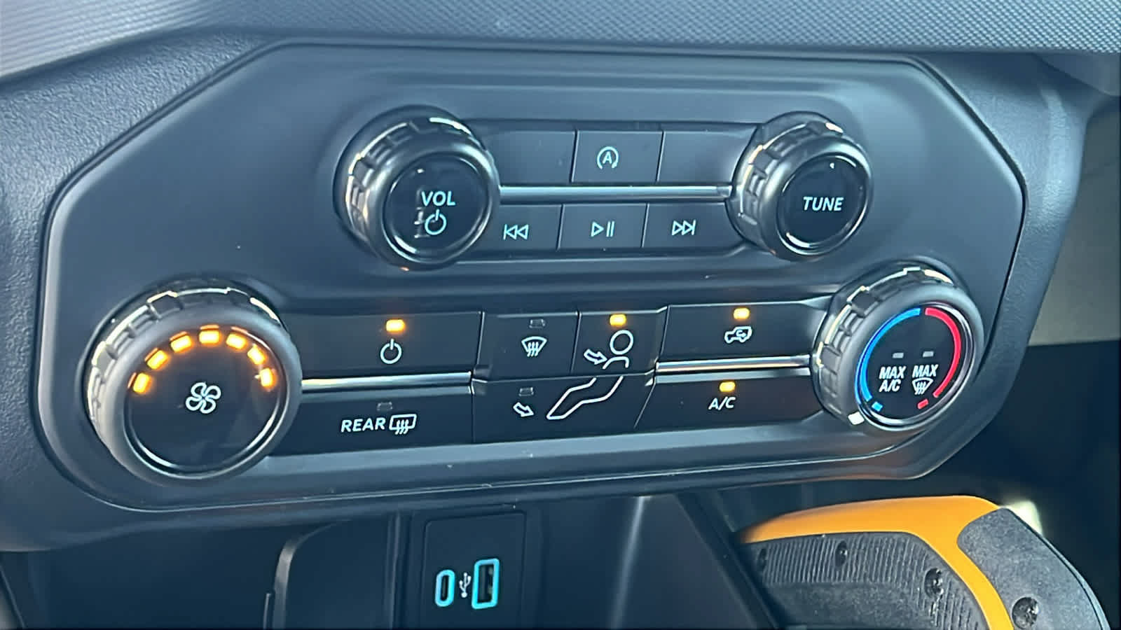 Used 2024 Ford Bronco Badlands AWD/4WD image 14