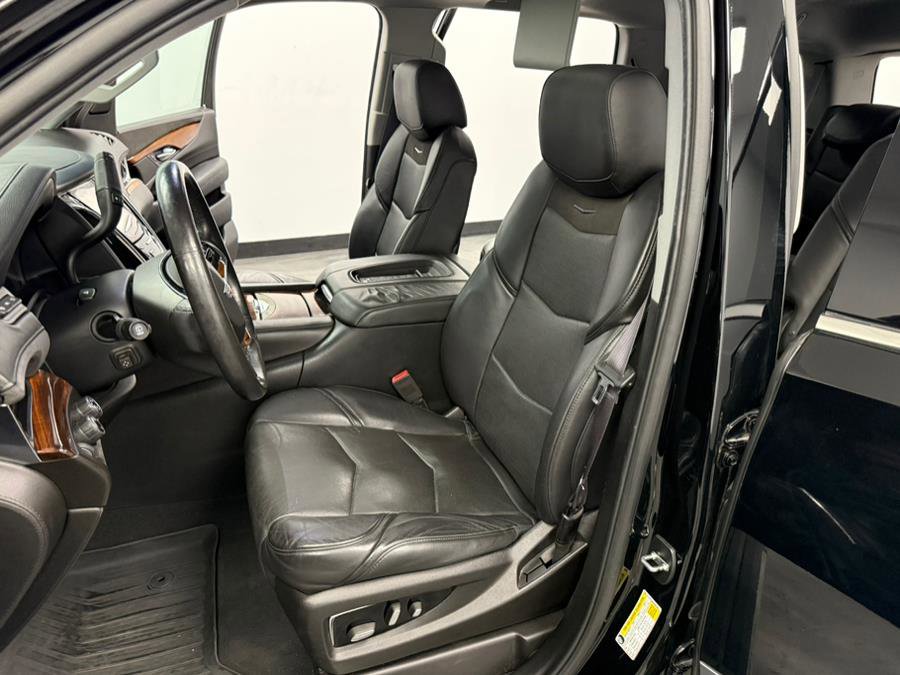 Used 2015 Cadillac Escalade Premium image 36