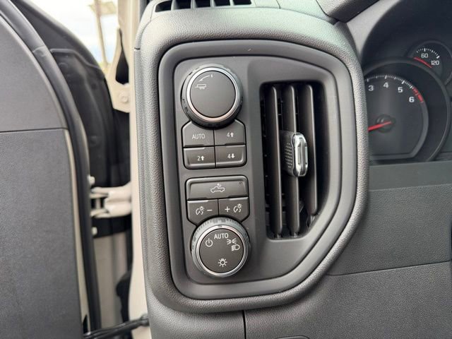 Used 2026 Chevrolet Silverado 1500 Custom Trail Boss AWD/4WD image 17
