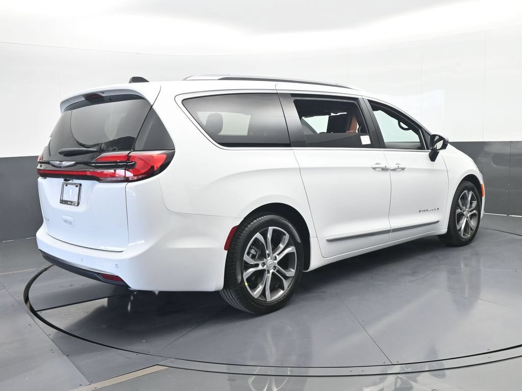 New 2026 Chrysler Pacifica Pinnacle FWD image 6