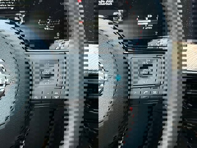 New 2025 Nissan Kicks SR w/ SR Premium Package image 22