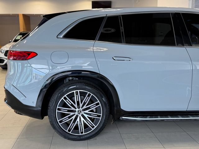 Used 2023 Mercedes-Benz EQS 580 4MATIC SUV image 17