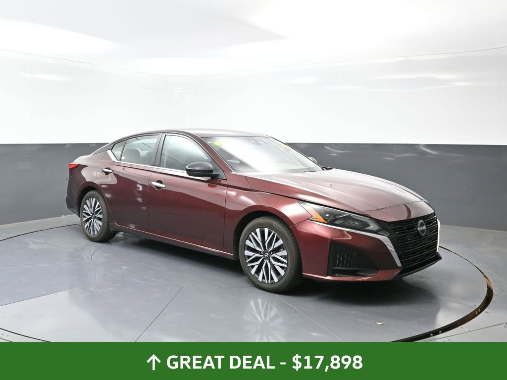 Used 2024 Nissan Altima 2.5 SV image 5