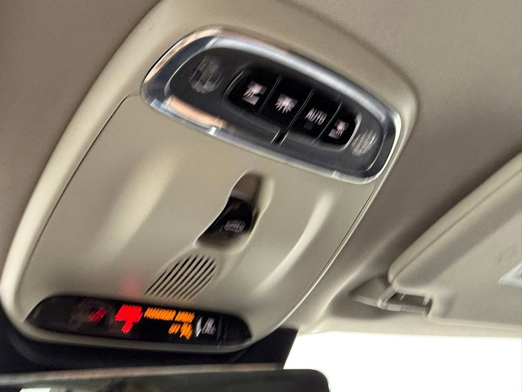 Used 2020 Volvo XC90 T5 Momentum image 25