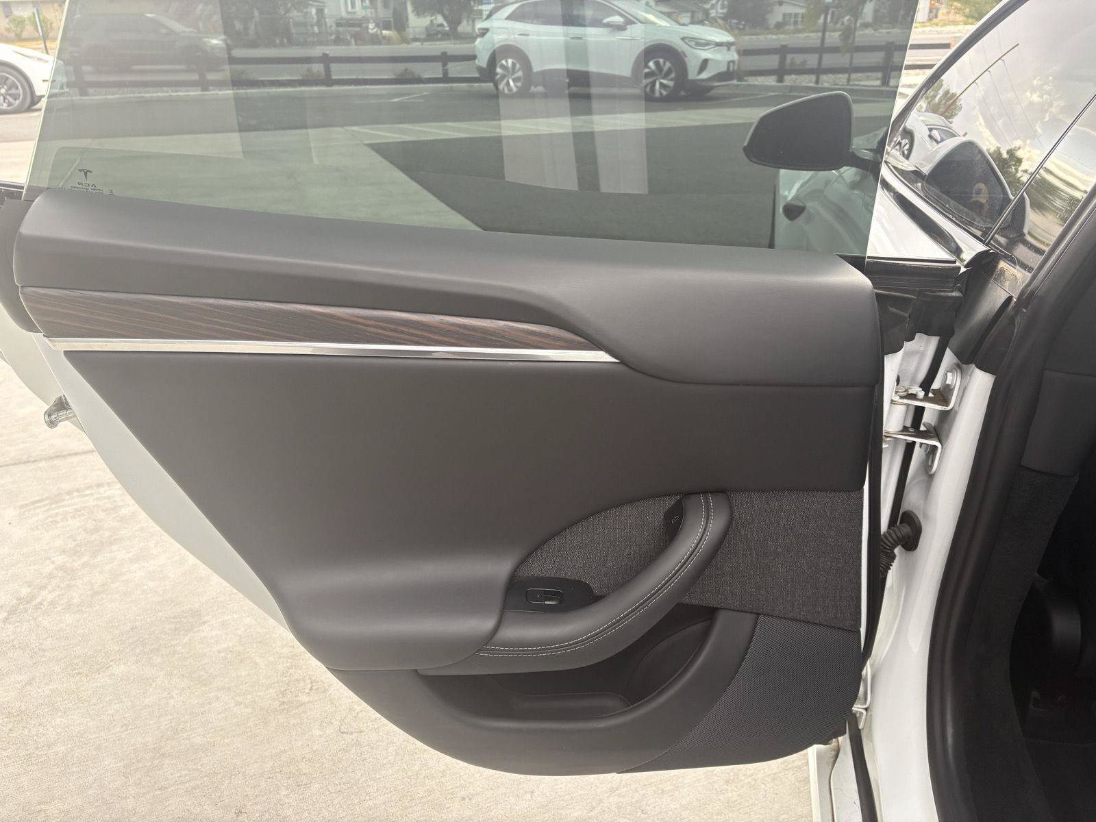 Used 2022 Tesla Model S AWD/4WD image 12
