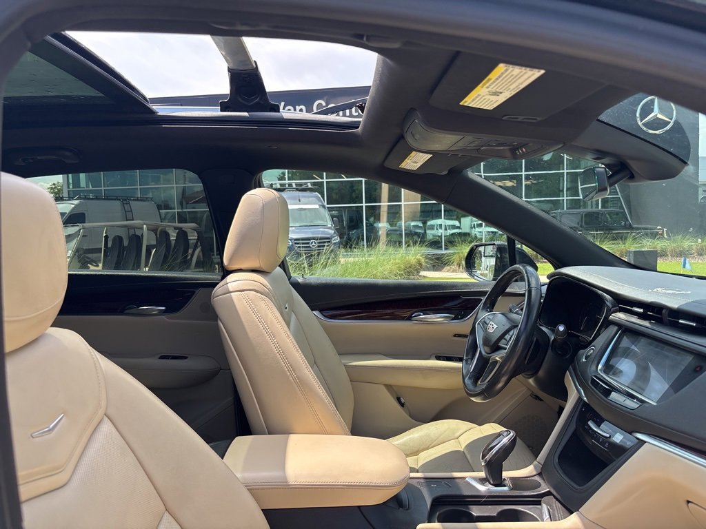 Used 2018 Cadillac XT5 Luxury w/ Driver Awareness Package image 33