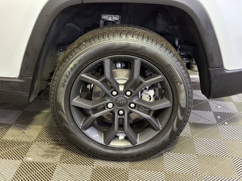 New 2025 Jeep Grand Cherokee Limited image 5