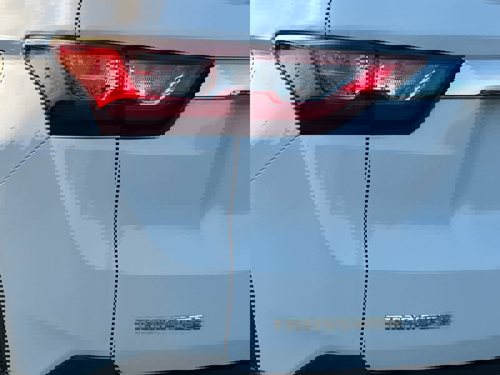 Used 2018 Chevrolet Traverse LS image 28