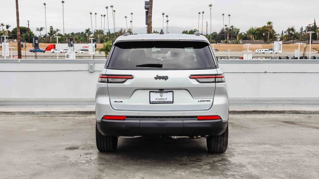 New 2025 Jeep Grand Cherokee L Limited w/ Black Appearance Package image 8