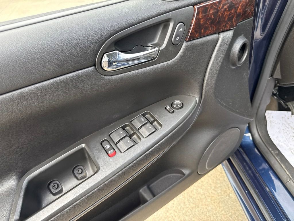 Used 2012 Chevrolet Impala LT FWD image 21
