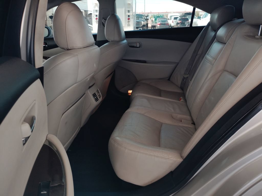 Used 2011 Lexus ES 350 w/ Preferred Accessory Package FWD image 17