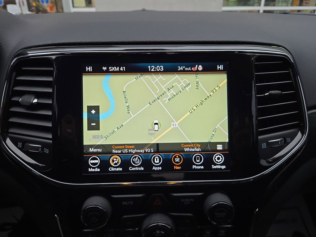 Used 2021 Jeep Grand Cherokee Laredo X image 24