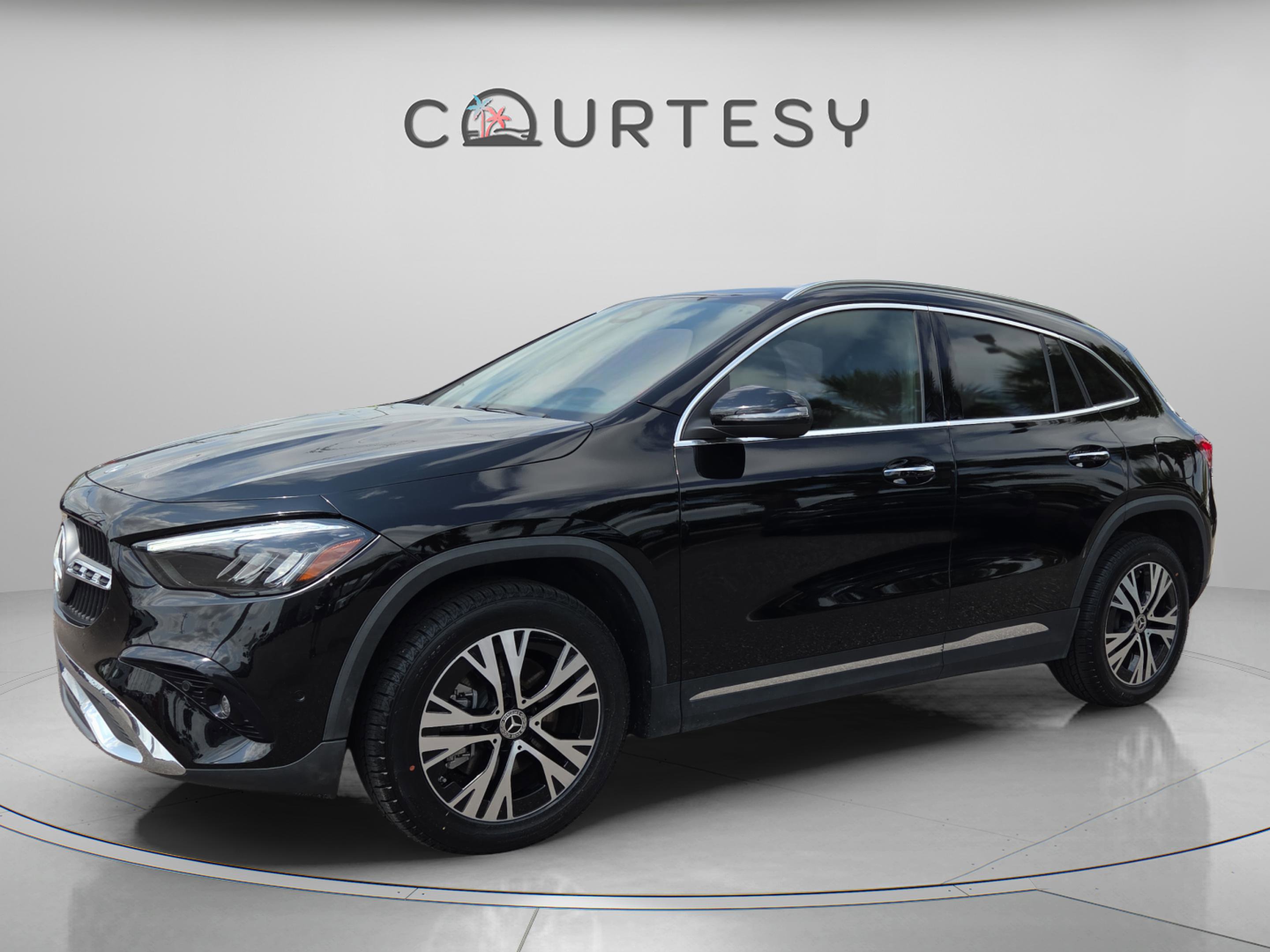 Used 2025 Mercedes-Benz GLA 250 4MATIC image 1