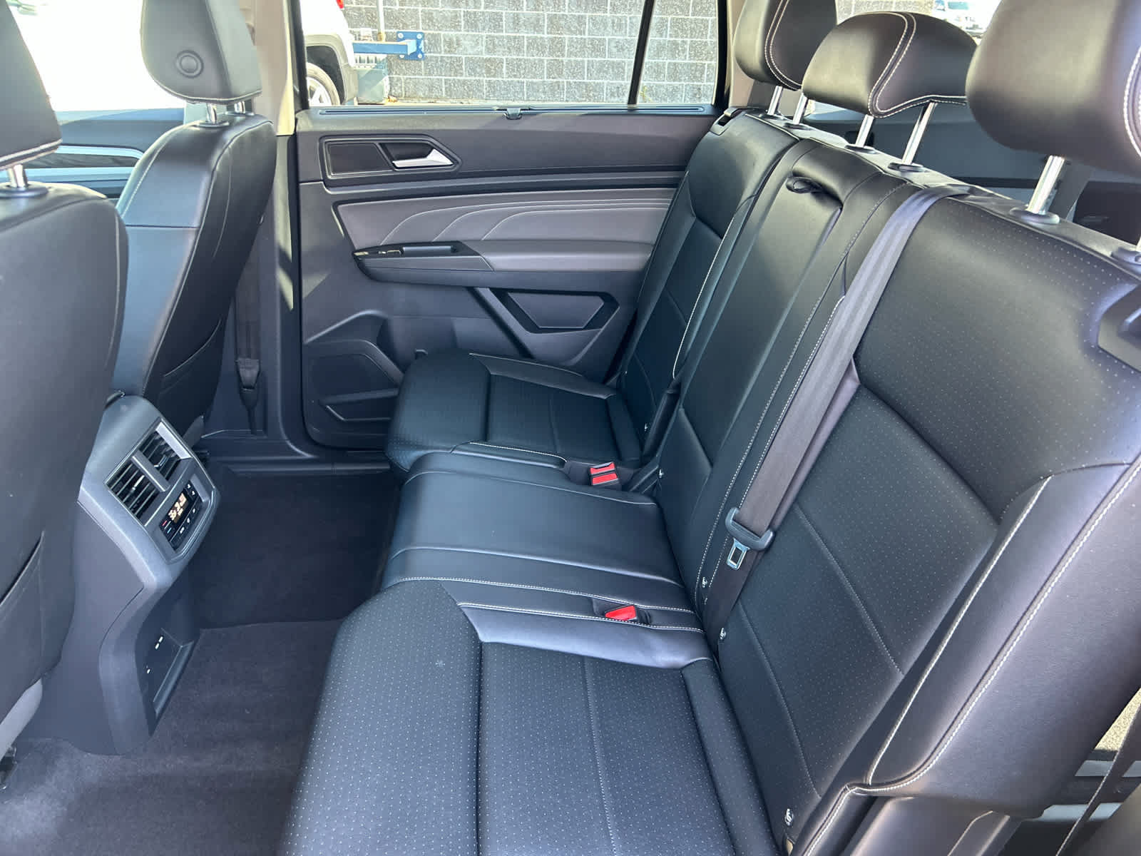 Used 2023 Volkswagen Atlas SE AWD/4WD image 22