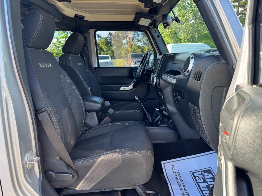 Used 2016 Jeep Wrangler Unlimited Sahara AWD/4WD image 19