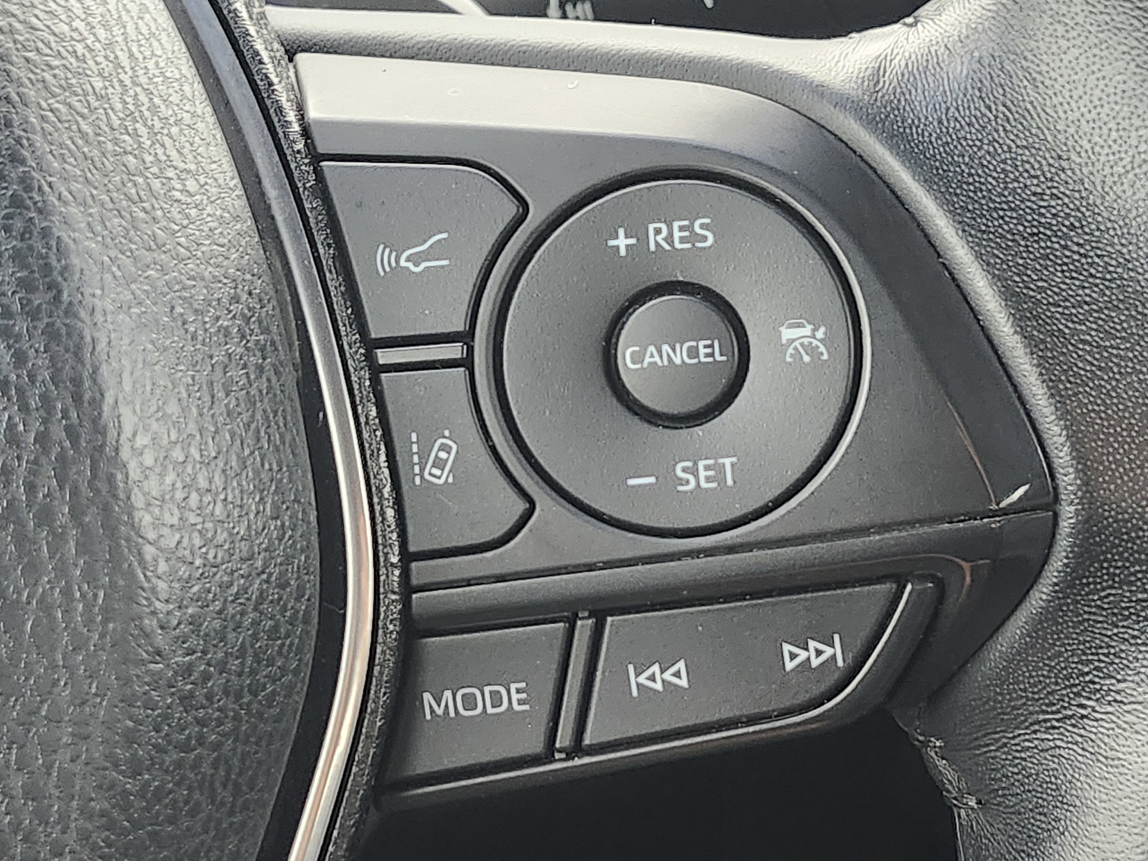 Used 2020 Toyota Camry SE image 31