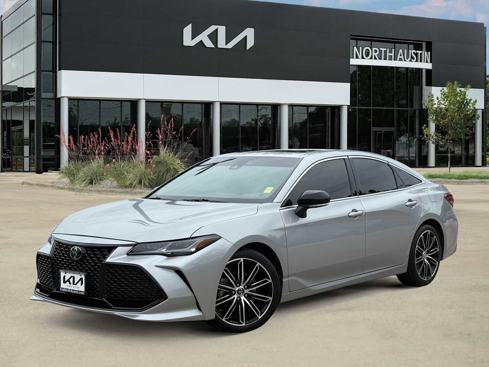 Used 2019 Toyota Avalon Touring w/ Advanced Safety Package FWD video 1