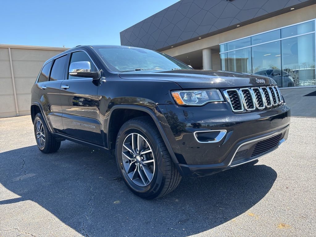 Used 2017 Jeep Grand Cherokee Limited w/ Trailer Tow Group IV AWD/4WD image 3
