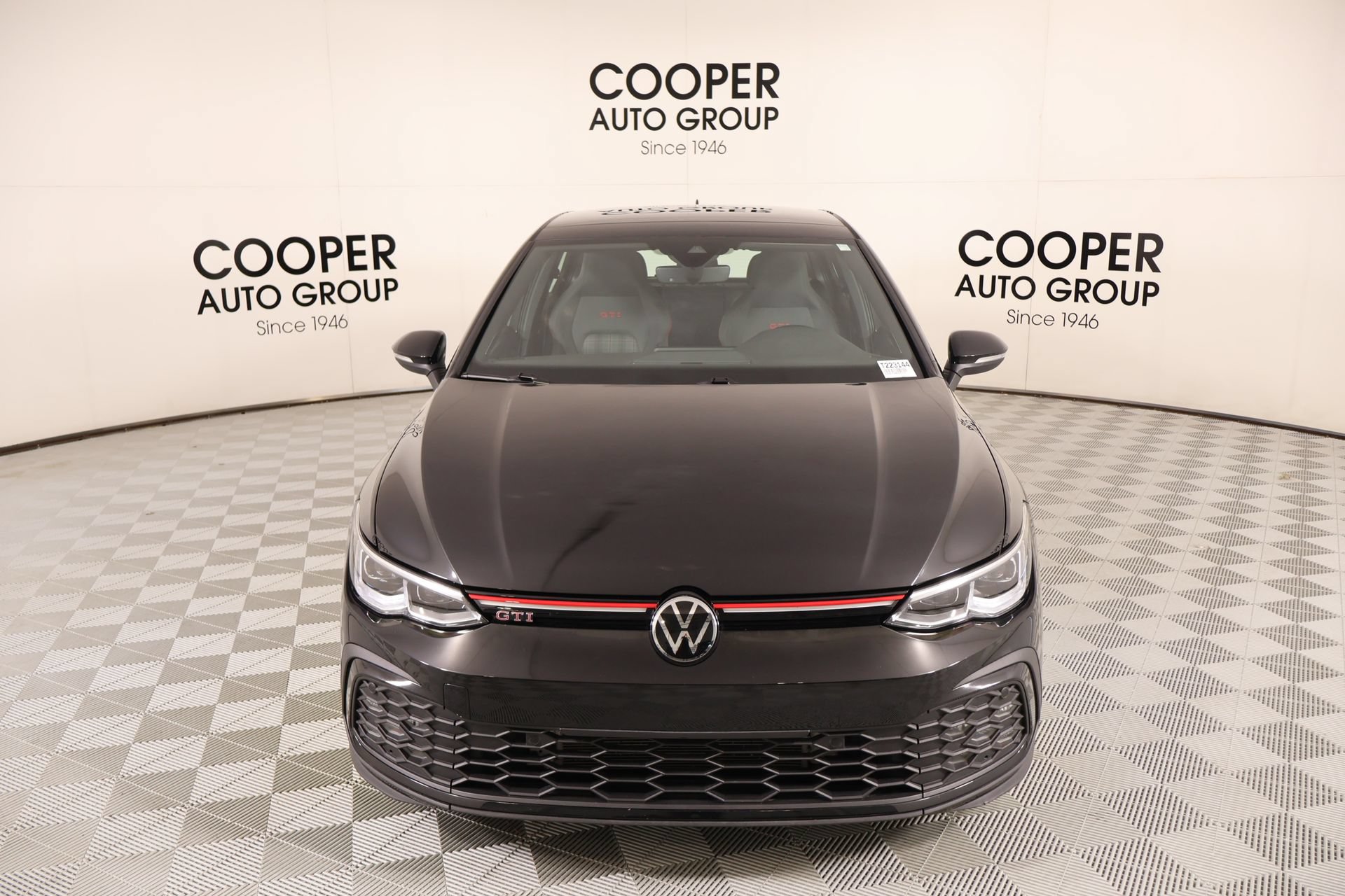Used 2024 Volkswagen GTI SE FWD image 9