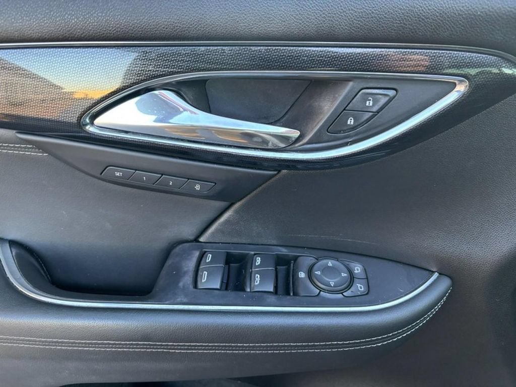 Used 2023 Buick Envision Essence FWD image 18