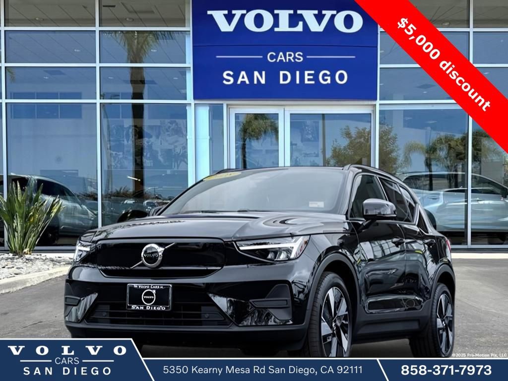 New 2025 Volvo EX40 Core w/ Climate Package