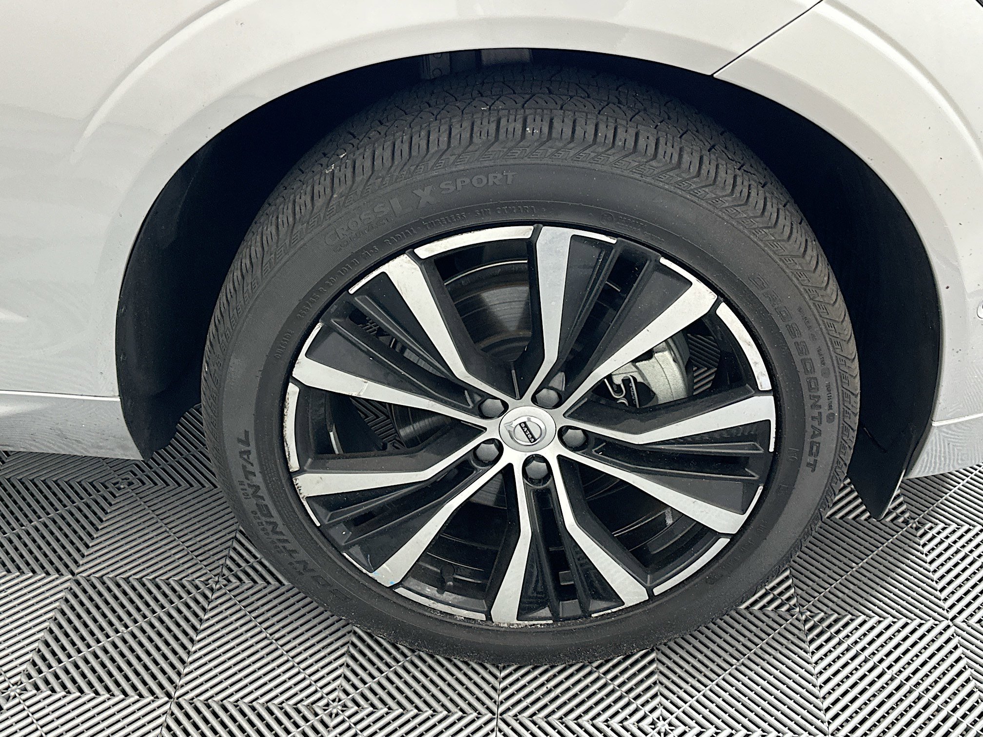 Used 2024 Volvo XC60 B5 Plus image 11