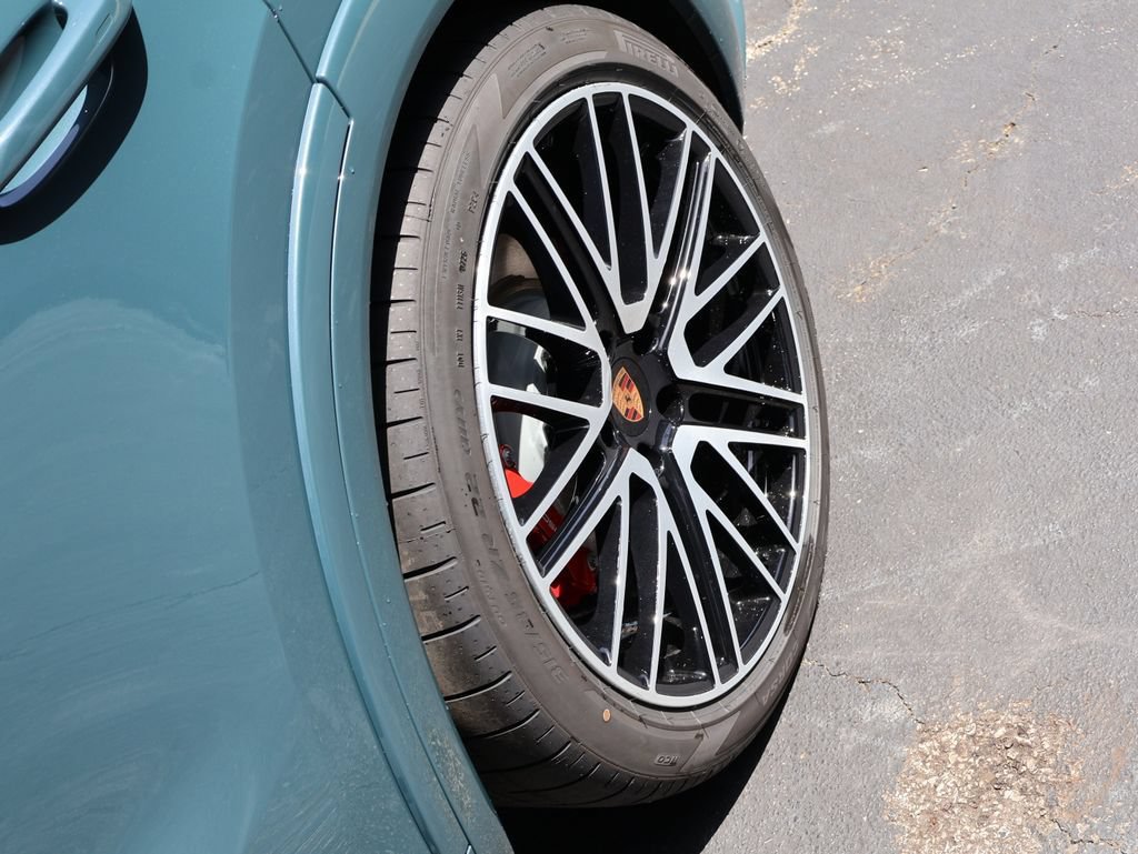 New 2026 Porsche Cayenne GTS AWD/4WD image 40