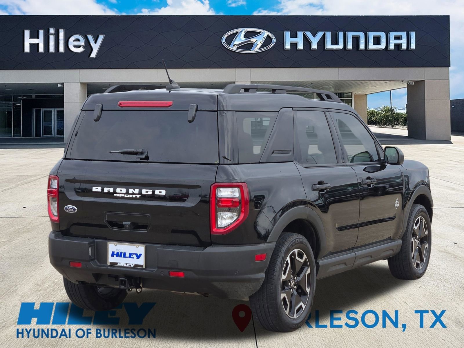 Used 2022 Ford Bronco Sport Outer Banks w/ Tech Package image 4