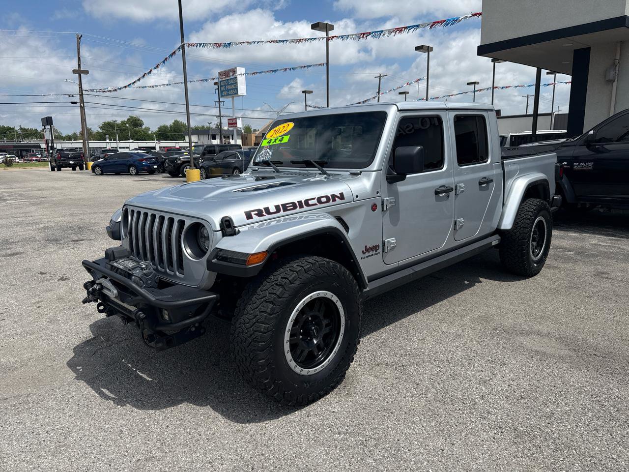 Used 2022 Jeep Gladiator Rubicon w/ Cold Weather Group AWD/4WD image 2