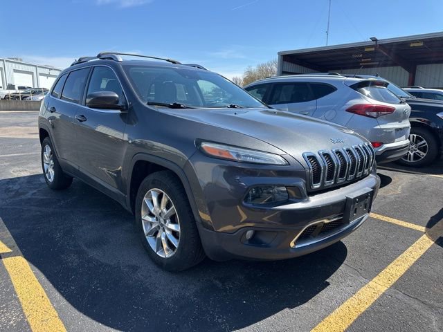 Used 2015 Jeep Cherokee Limited w/ Luxury Group image 2