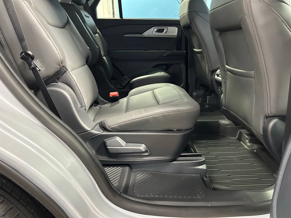 New 2026 Ford Explorer Active w/ Active Comfort Package AWD/4WD image 45