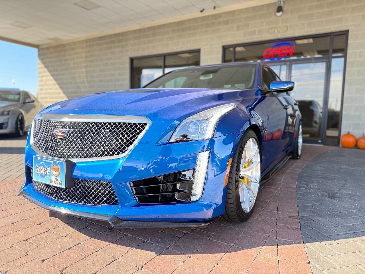 Used 2018 Cadillac CTS V w/ Luxury Package RWD image 28