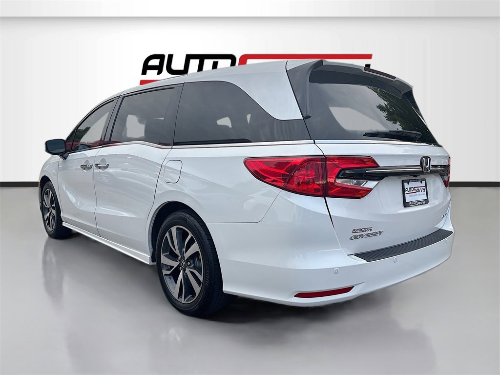 Used 2024 Honda Odyssey Elite image 5