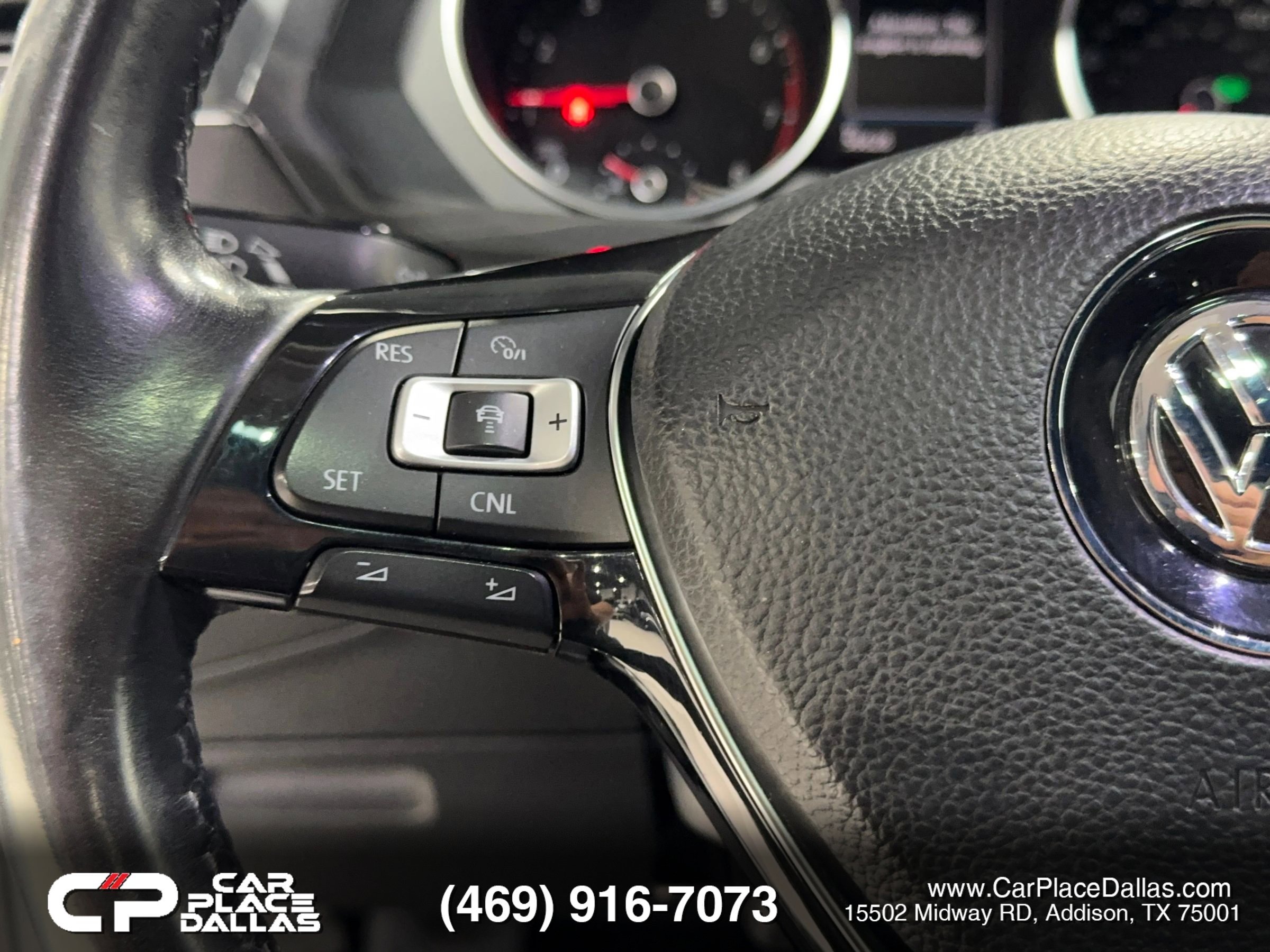 Used 2018 Volkswagen Tiguan SEL image 43