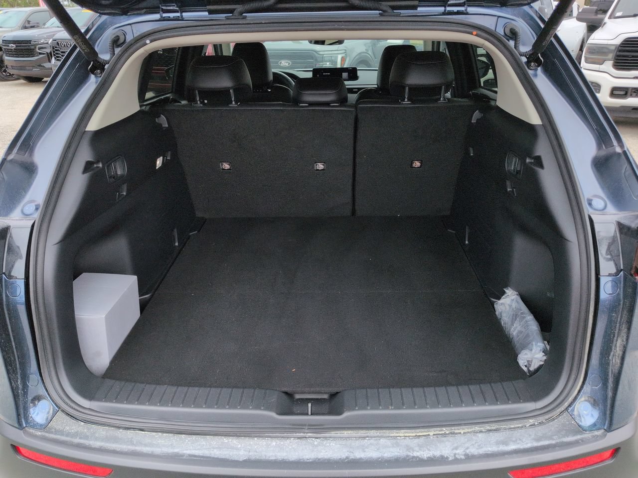 Used 2025 MAZDA CX-50 AWD 2.5 S w/ Cargo Package image 13