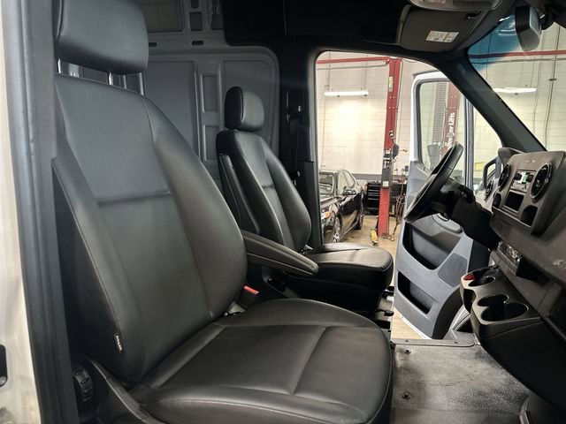 Used 2025 Mercedes-Benz Sprinter 2500 image 24