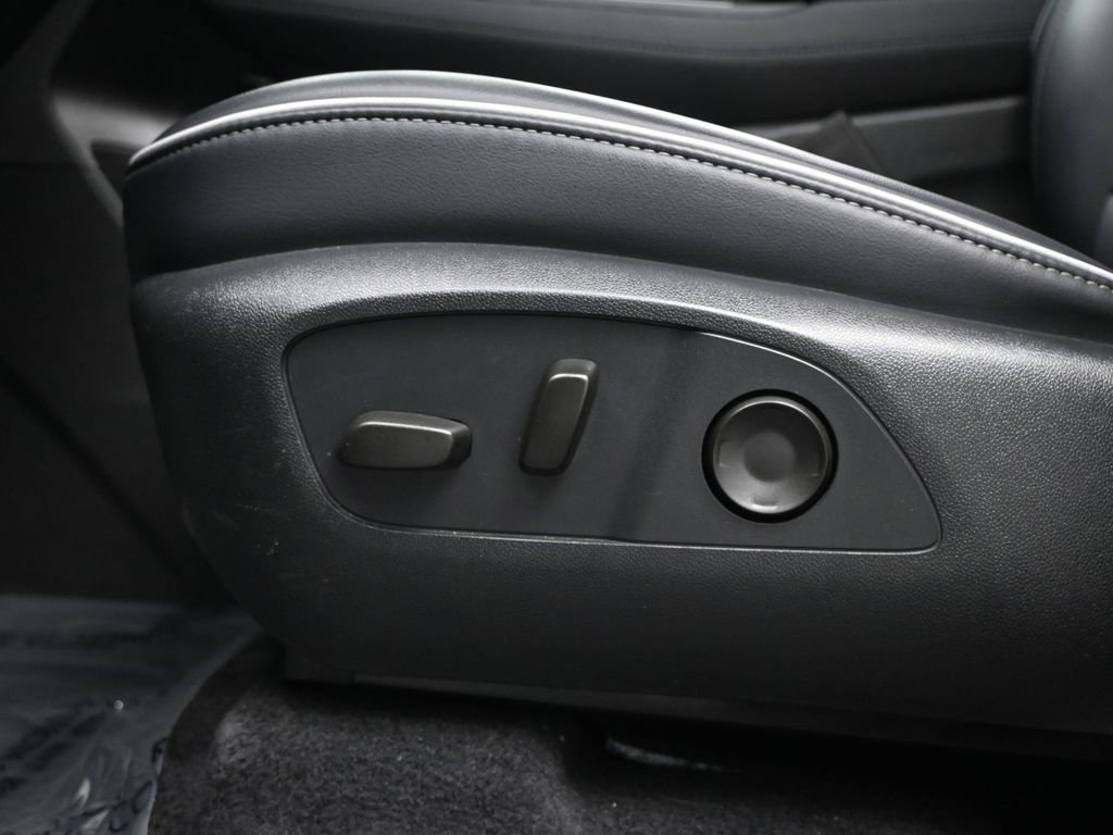 Used 2025 Buick Enclave Preferred image 17