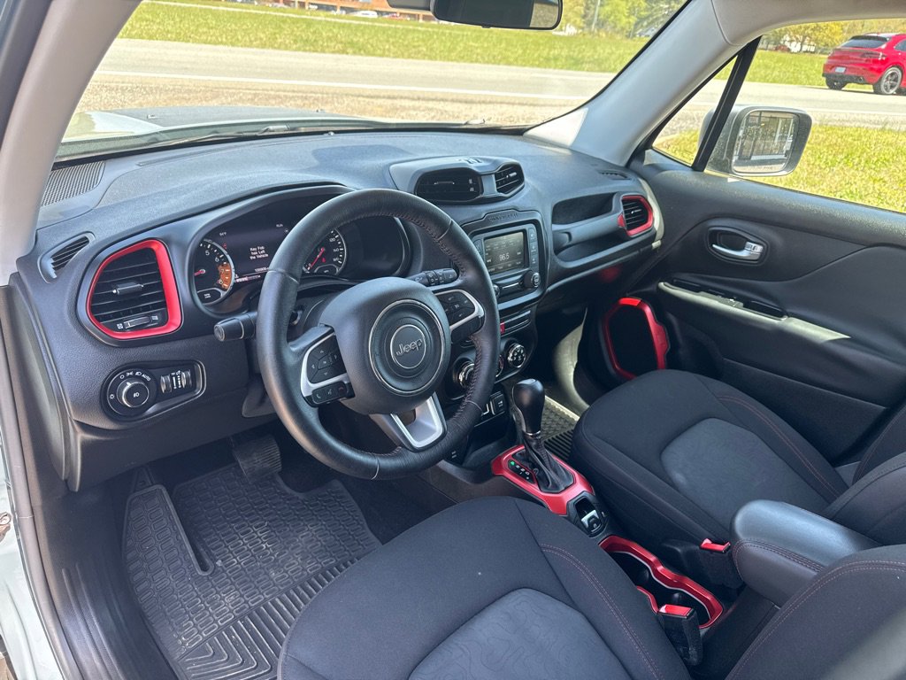 Used 2015 Jeep Renegade Trailhawk w/ Safety & Security Group I image 27