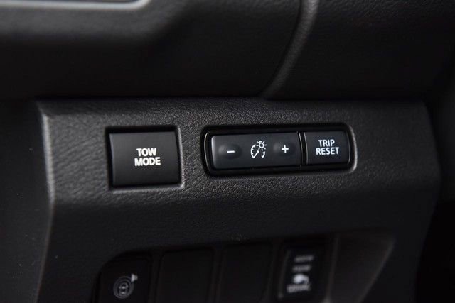 Certified 2025 Nissan Frontier SV w/ SV Convenience Package image 14