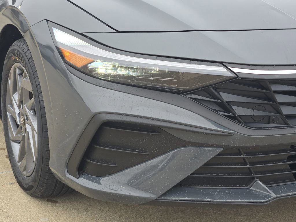 Used 2024 Hyundai Elantra SEL image 12